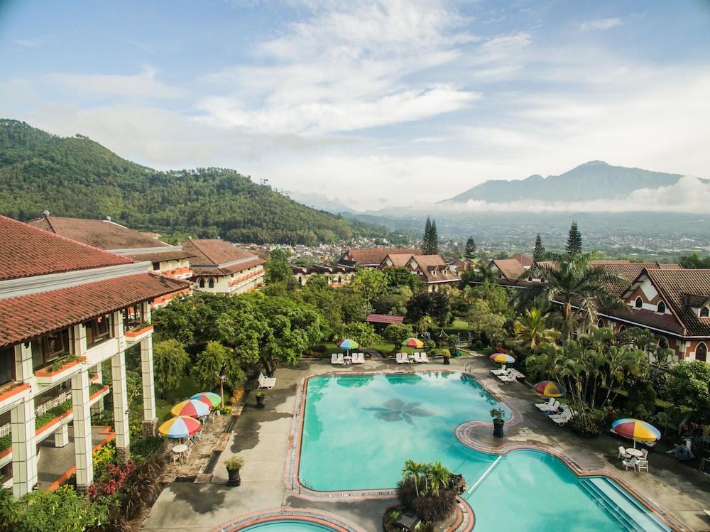 Royal Hotel And Villa Batu Batu  Exterior photo