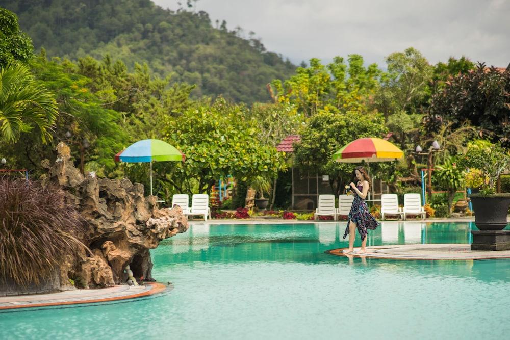 Royal Hotel And Villa Batu Batu  Exterior photo